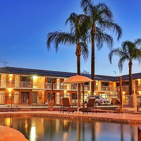 Motel The Palms Dubbo Esterno foto